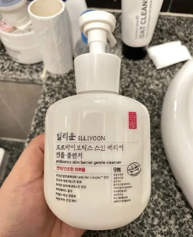ILLIYOON Probiotics Skin Barrier Gentle Cleanser - Image 4